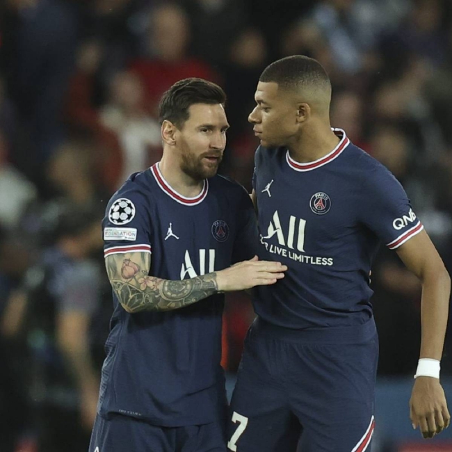 其缺席后 其缺席后